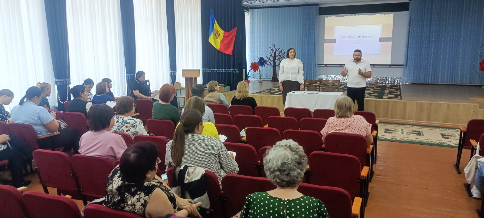 Ziua Internațională a Democrației, marcată printr-o activitate de informare la Liceul Teoretic „Alexandru Agapie” din com. Pepeni