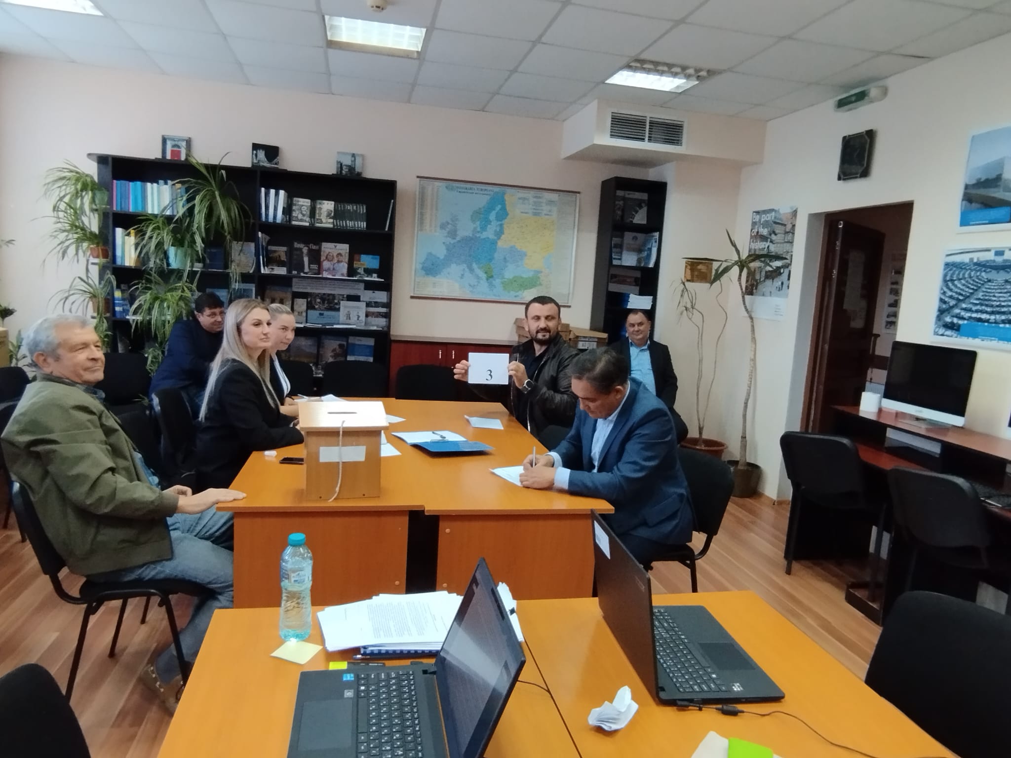 A avut loc tragerea la sorți pentru doi candidați la funcția de Guvernator (Bașcan) al Găgăuziei