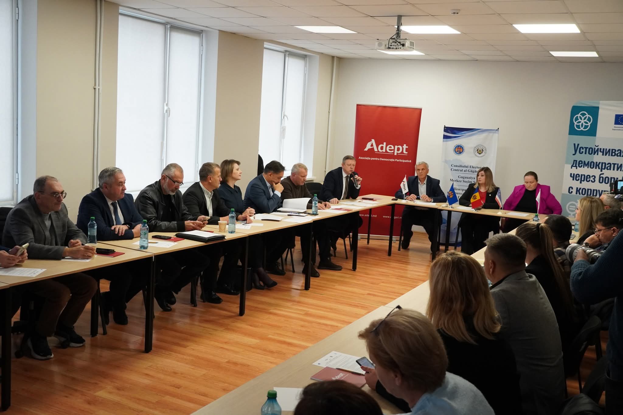 Angajament pentru alegeri corecte: candidații la funcția de Bașcan al Găgăuziei și mass-media au semnat Codul de conduită